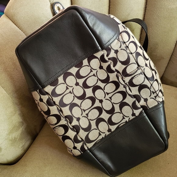 Coach - Picture 3 of 6